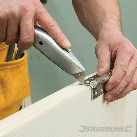 SILVERLINE Cutter Profilé à Lame Rétractable, 180 Mm, 180 Mm – Image 2